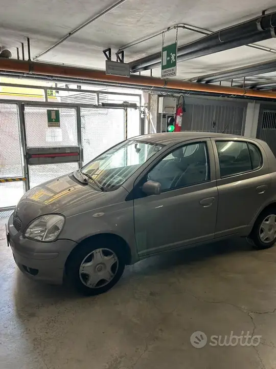 Toyota Yaris 2005 photo 2