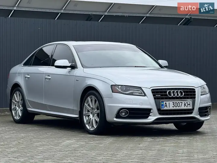 Audi A4 2011 photo 2