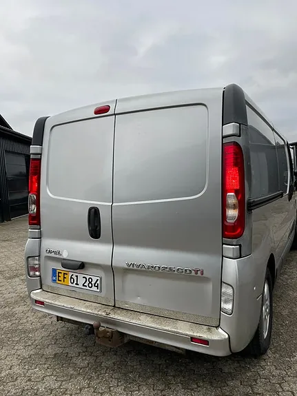Opel Vivaro 2008 photo 3
