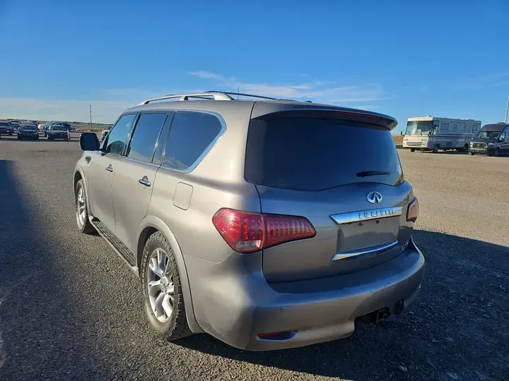 Infiniti Qx56 2011 photo 3