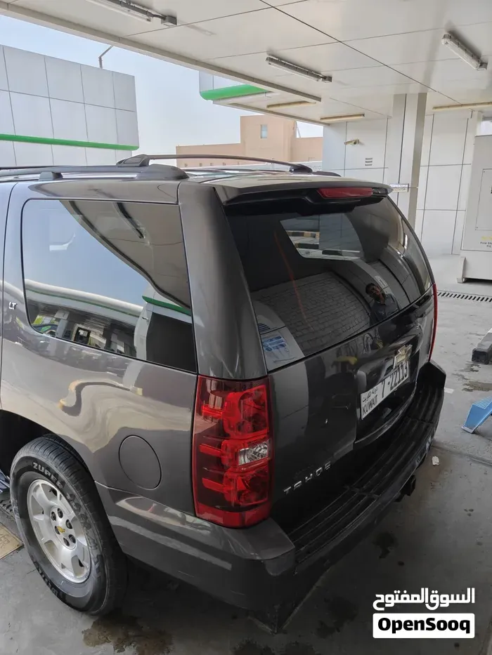 Chevrolet Tahoe 2010 photo 2