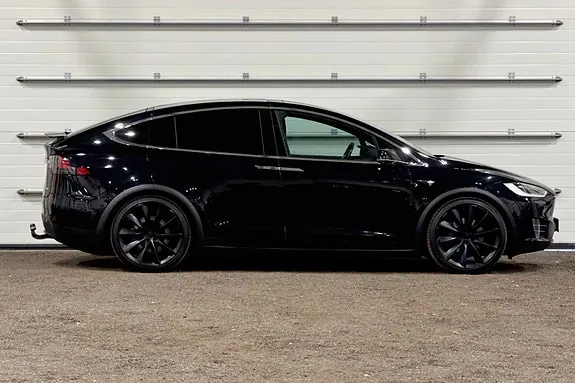 Tesla Model X 2018 photo 2