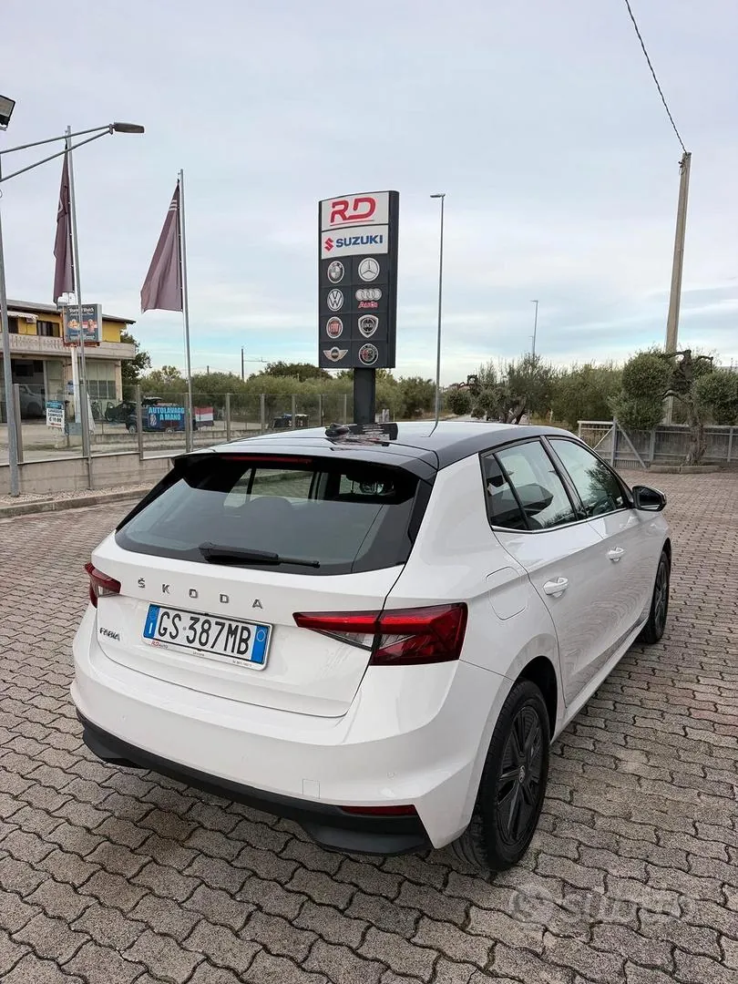 Skoda Fabia 2023 photo 2