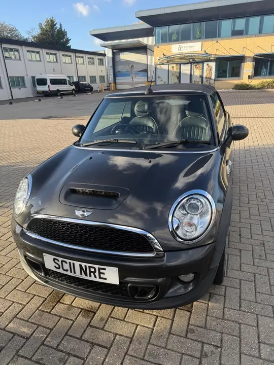 Mini Convertible 2011 photo 4