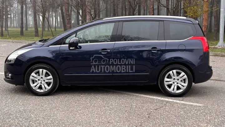 Peugeot 5008 2010 photo 4
