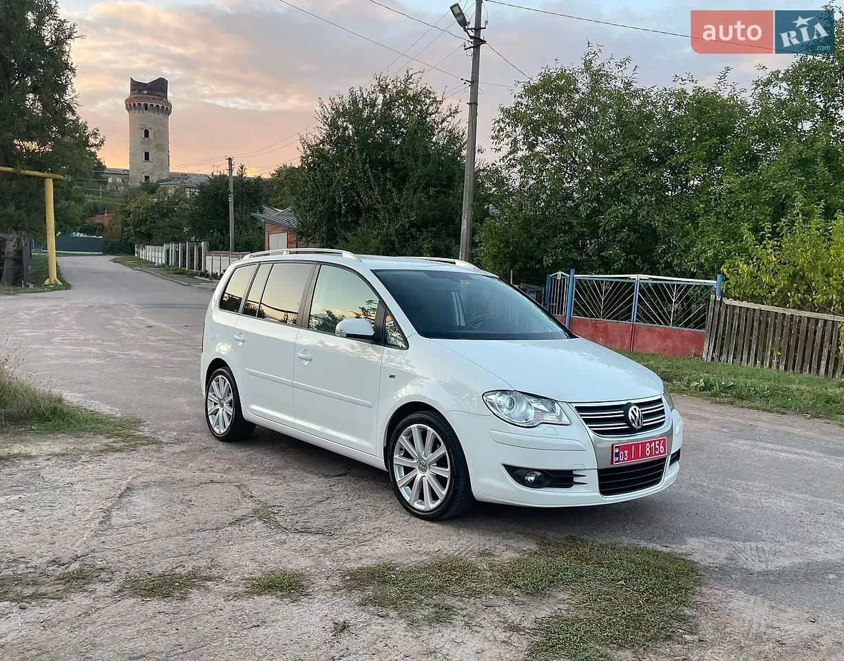 Volkswagen Touran 2010 photo 5