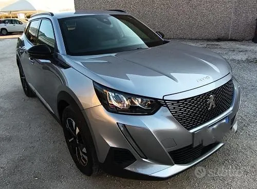 Peugeot E-2008