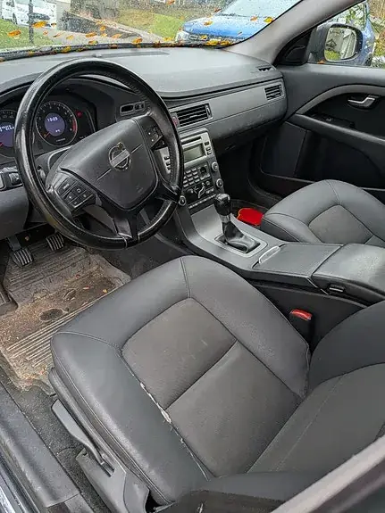 Volvo V70 2010 photo 3