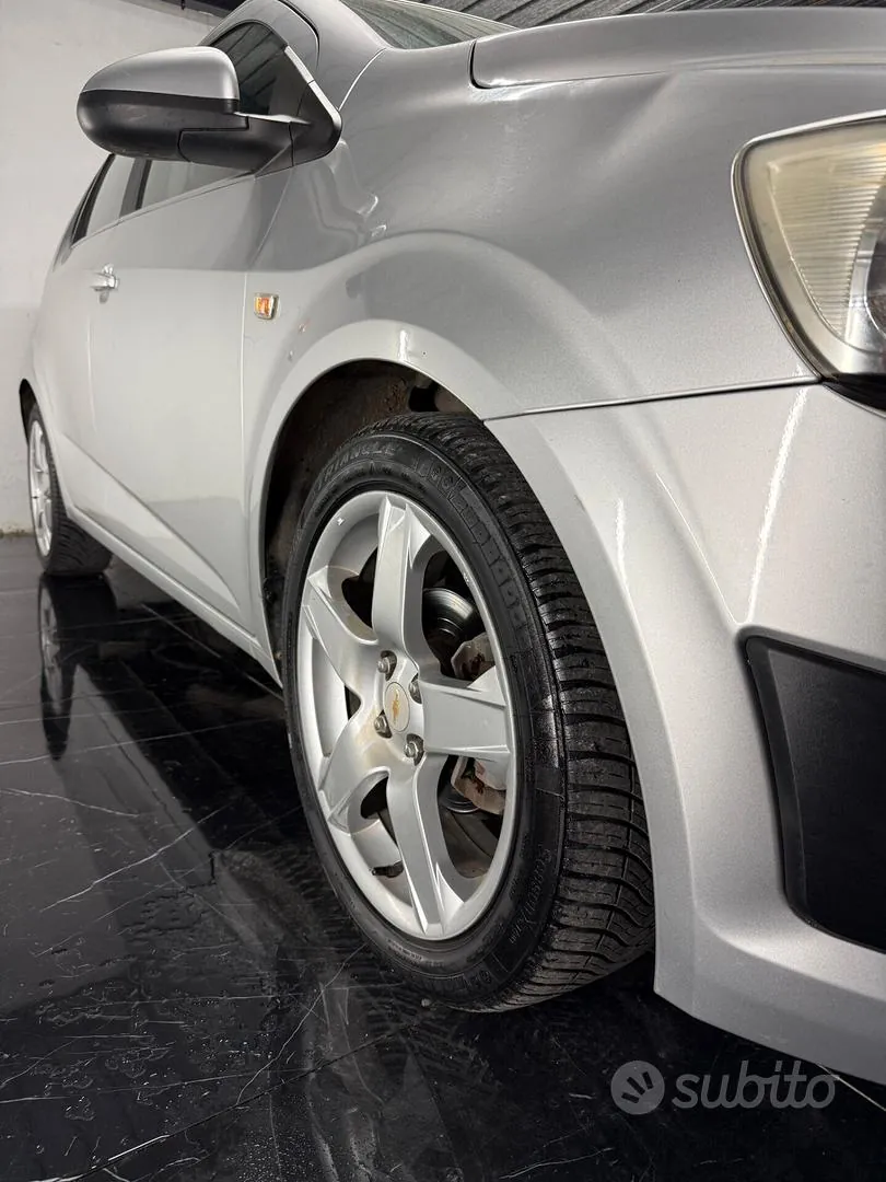 Chevrolet Aveo 2012 photo 3