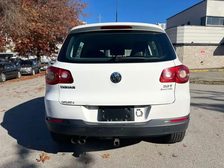 Volkswagen Tiguan 2011 photo 4