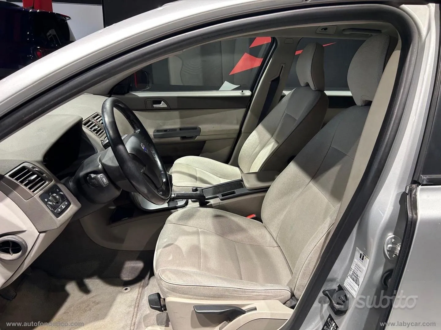 Volvo V50 2010 photo 5