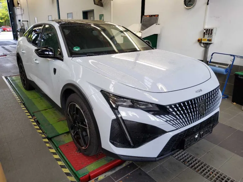 Peugeot 408