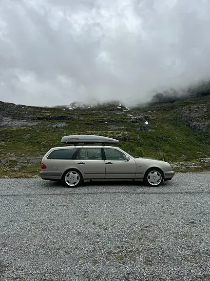 Mercedes-Benz E300