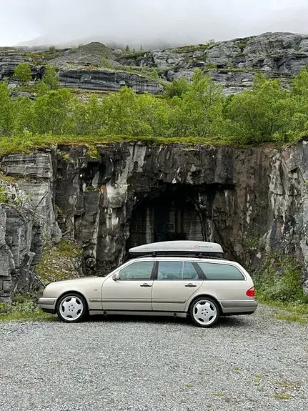 Mercedes-Benz E300 1999 photo 2