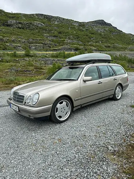 Mercedes-Benz E300 1999 photo 3