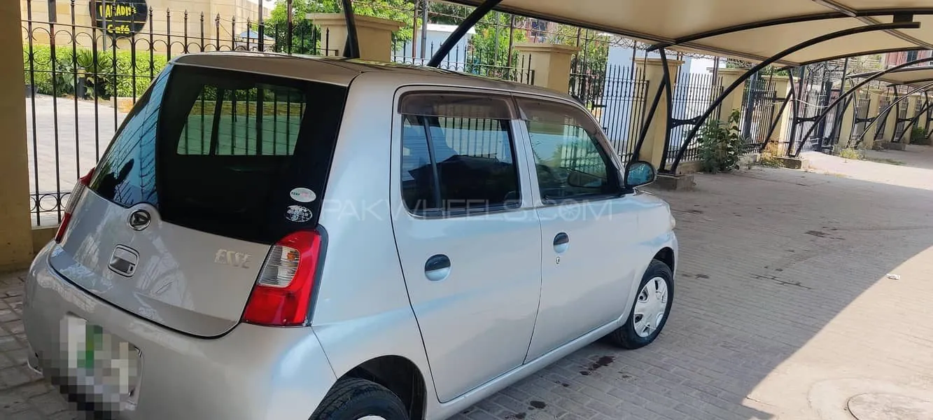 Daihatsu Esse