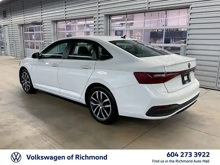 Volkswagen Jetta 2025 photo 5