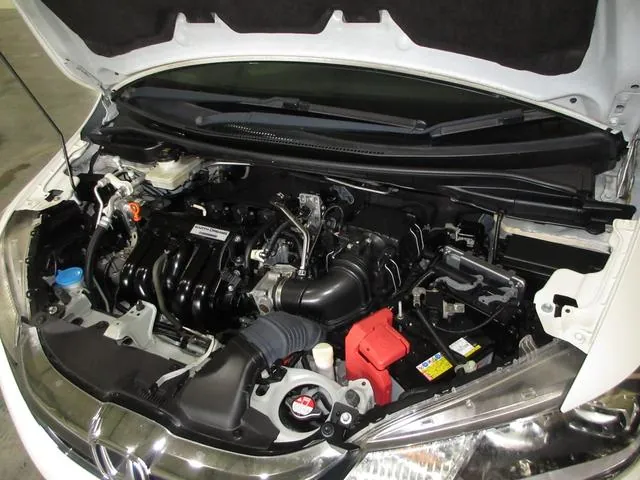 Honda Fit Hybrid 2015 photo 3