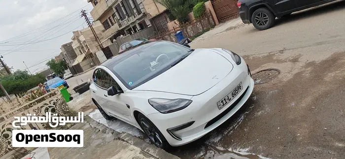 Tesla Model 3 2023 photo 2