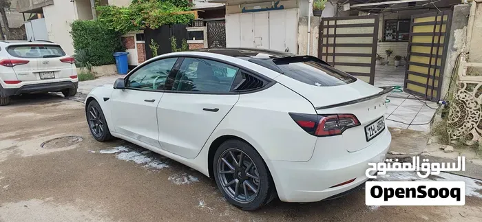 Tesla Model 3 2023 photo 4