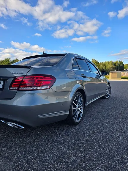 Mercedes-Benz E220
