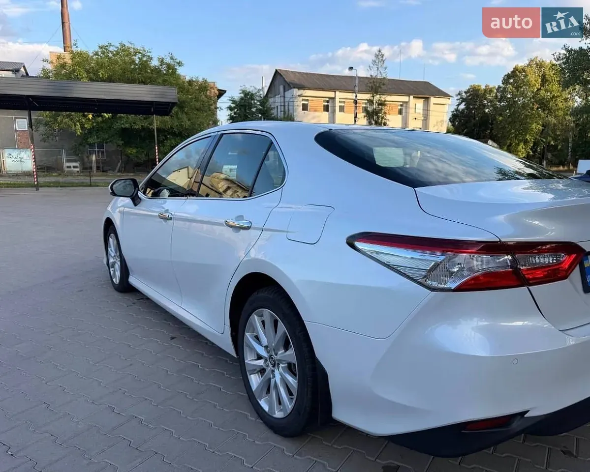 Toyota Camry 2017 photo 3