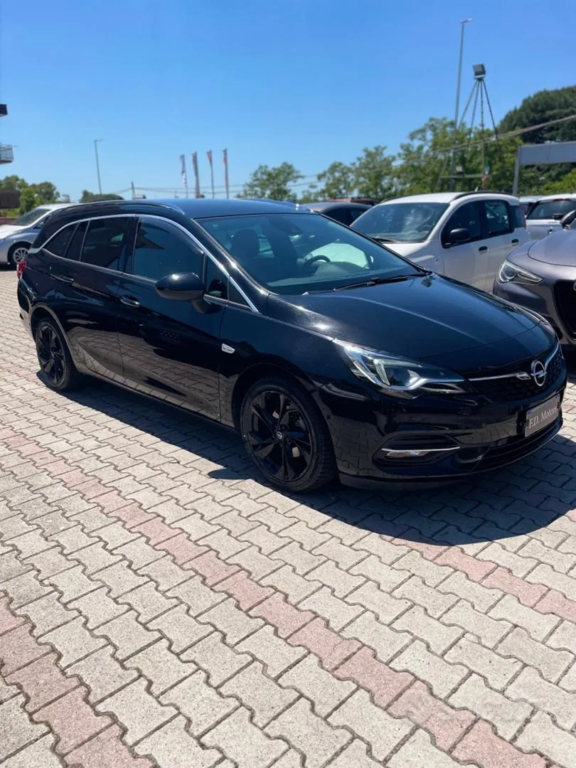 Opel Astra 2020 photo 2
