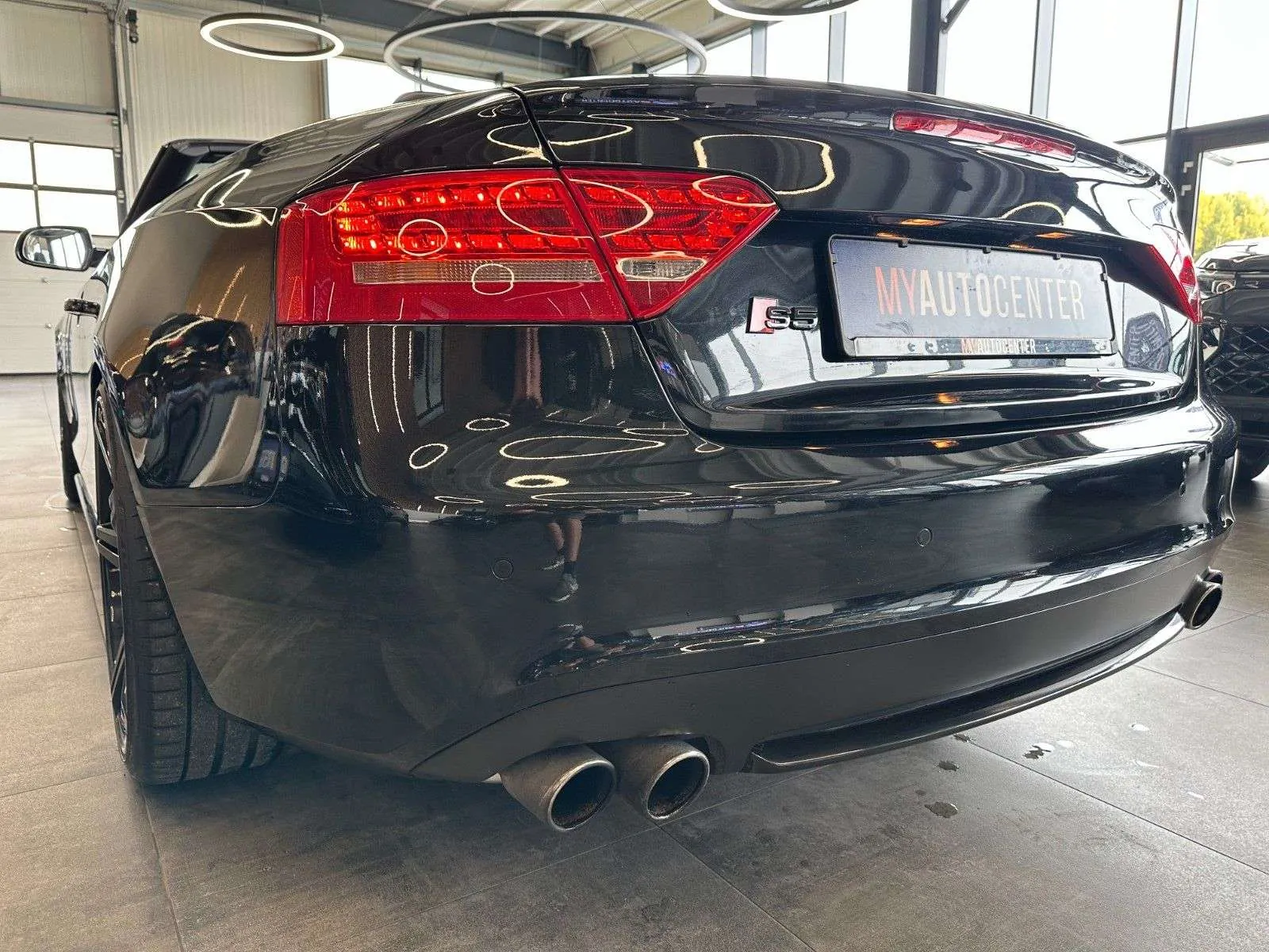 Audi S5 Cabriolet 2010 photo 5