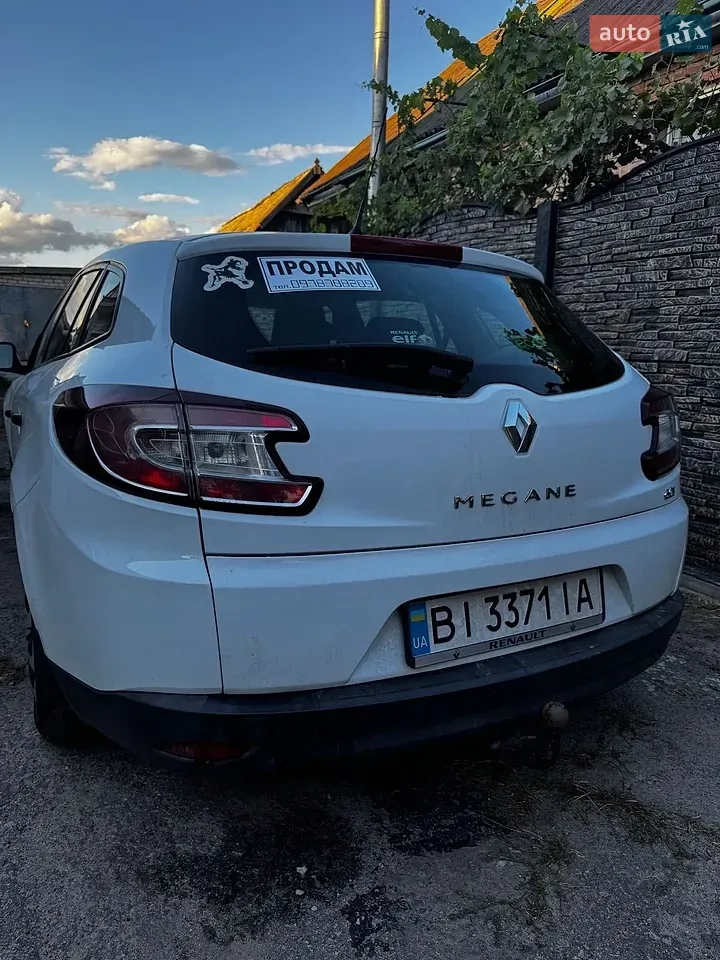 Renault Megane 2012 photo 2