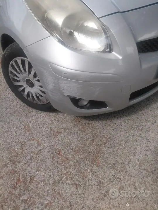 Toyota Yaris 2011 photo 3