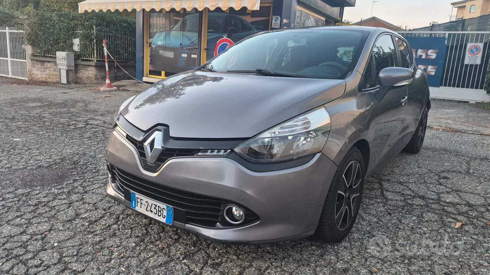 Renault Clio 2017 photo 2