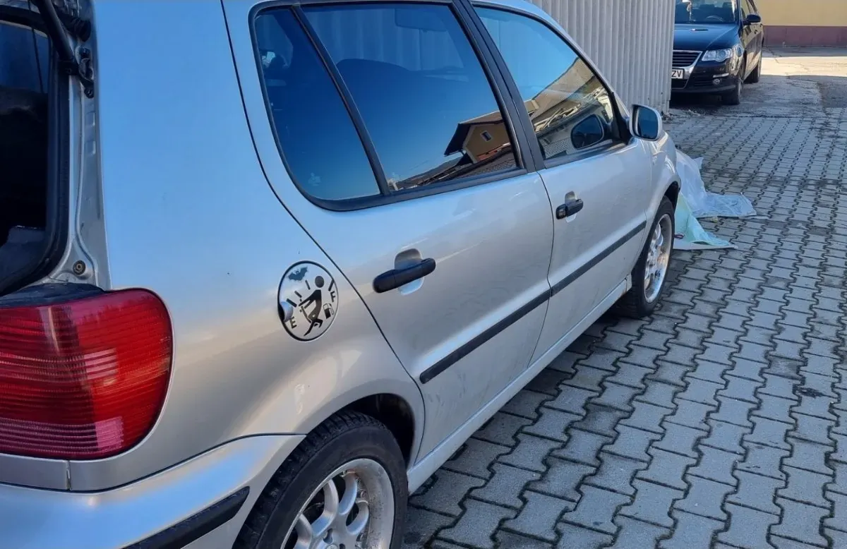 Volkswagen Polo 2000 photo 3