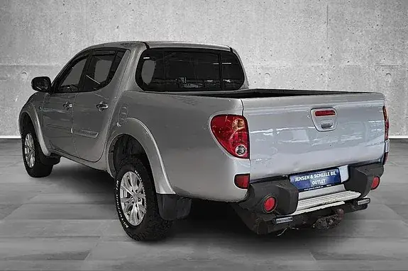 Mitsubishi L200 2015 photo 5
