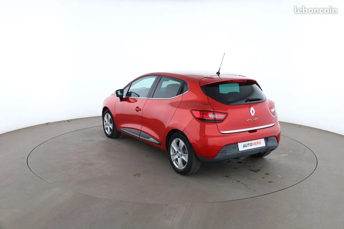Renault Clio 2015 photo 2