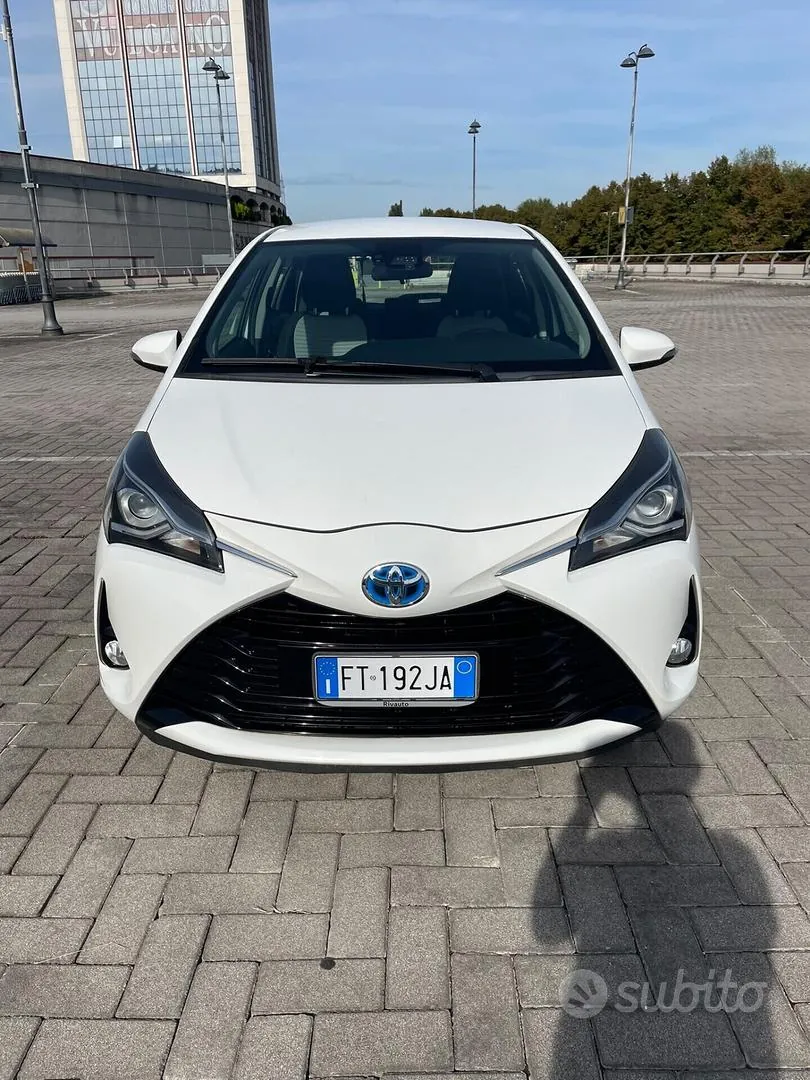 Toyota Yaris 2018 photo 2