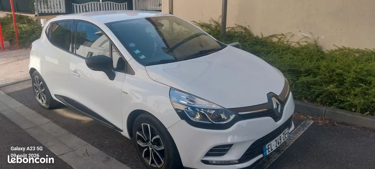 Renault Clio 2017 photo 2