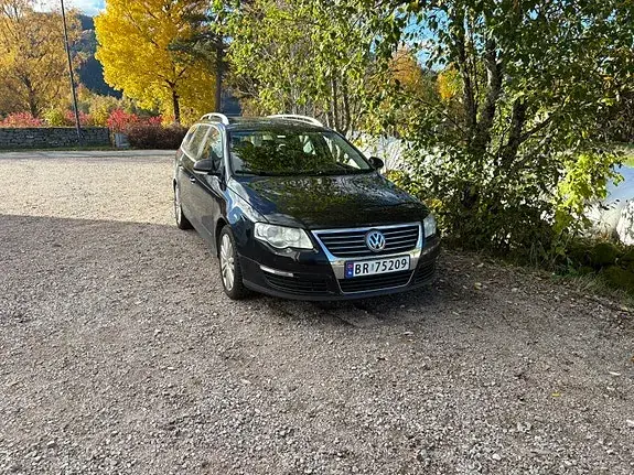 Volkswagen Passat 2009 photo 2