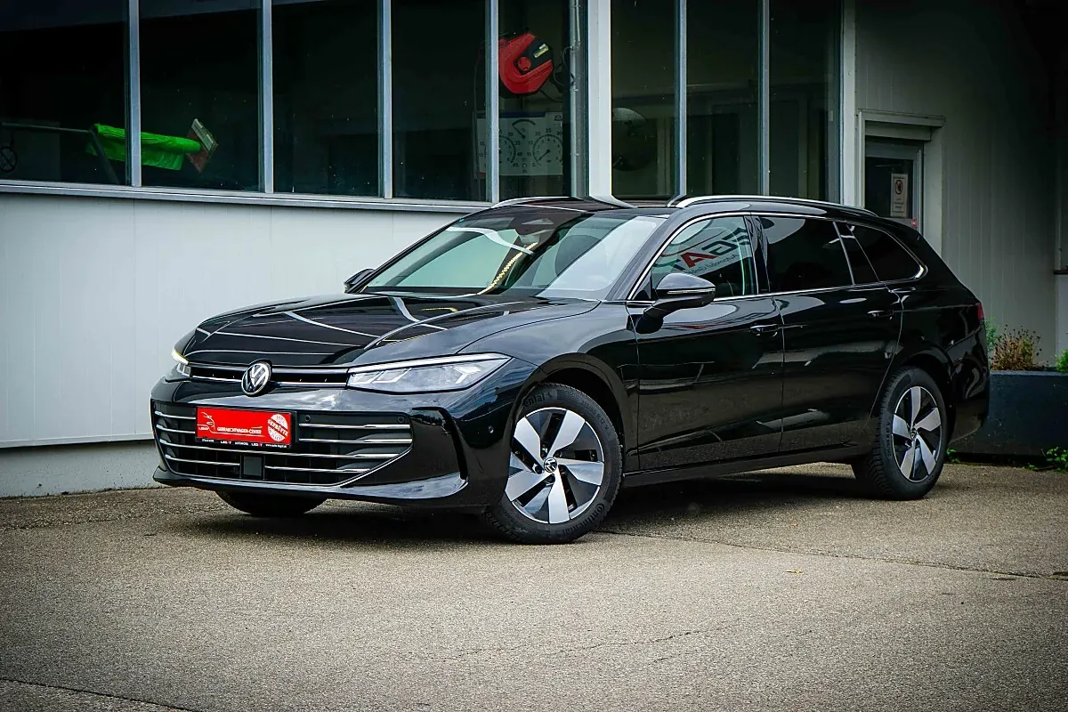 Volkswagen Passat 2025 photo 2