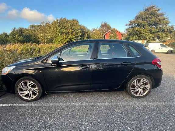 Citroen C4 2012 photo 2
