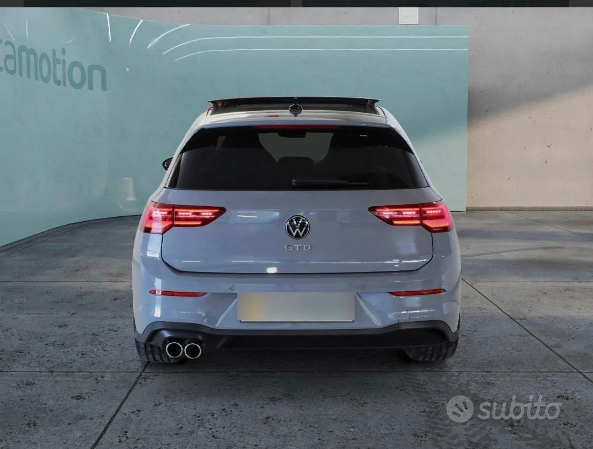 Volkswagen Golf 2024 photo 2