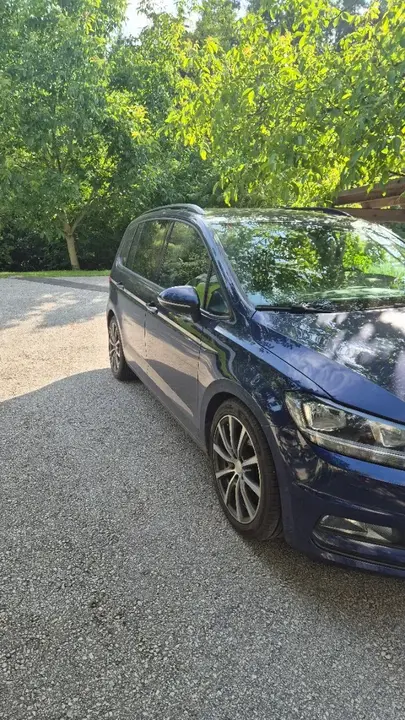 Volkswagen Touran 2017 photo 2