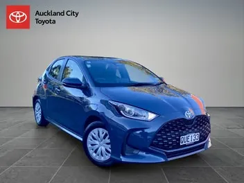 Toyota Yaris 2024 photo 2