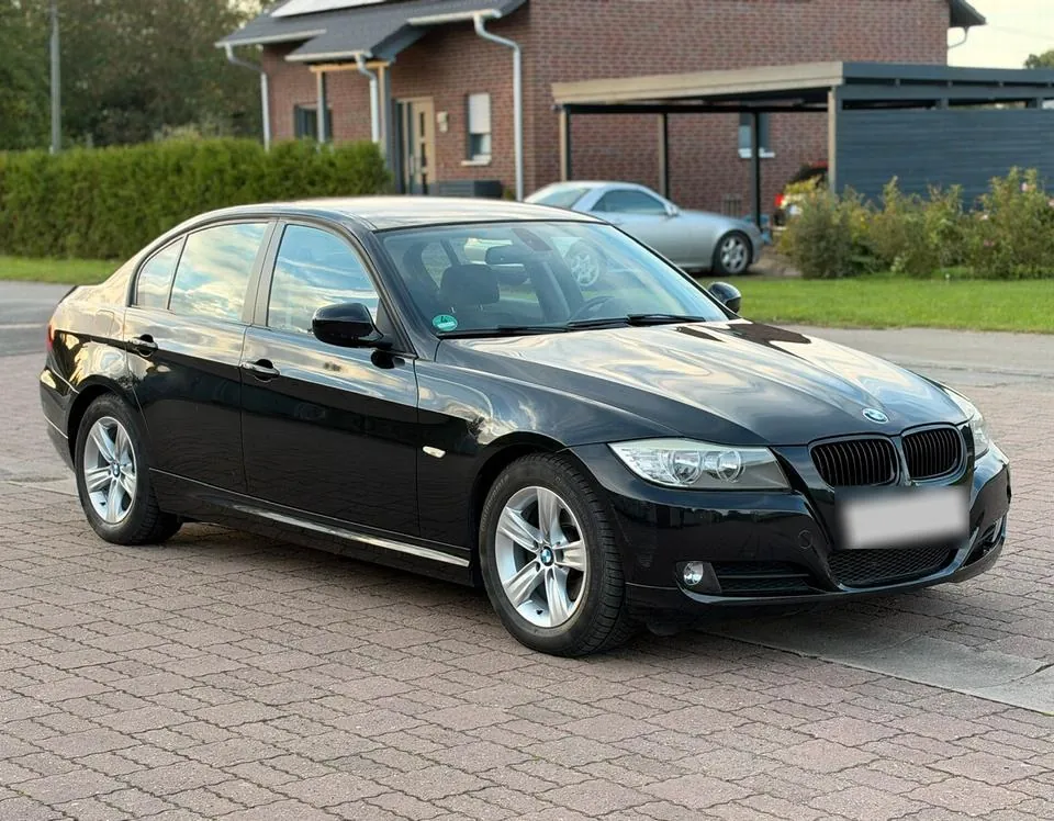 BMW E90