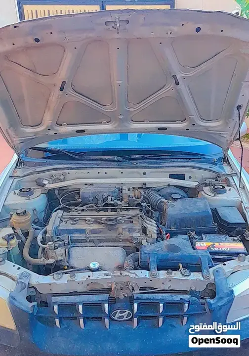 Hyundai Verna 2001 photo 4
