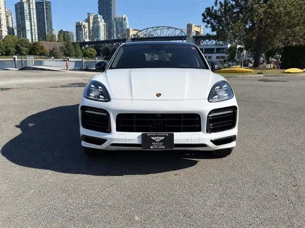 Porsche Cayenne 2023 photo 2