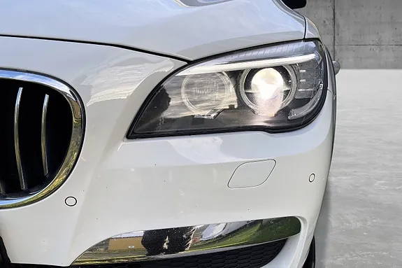 BMW 750D 2012 photo 4