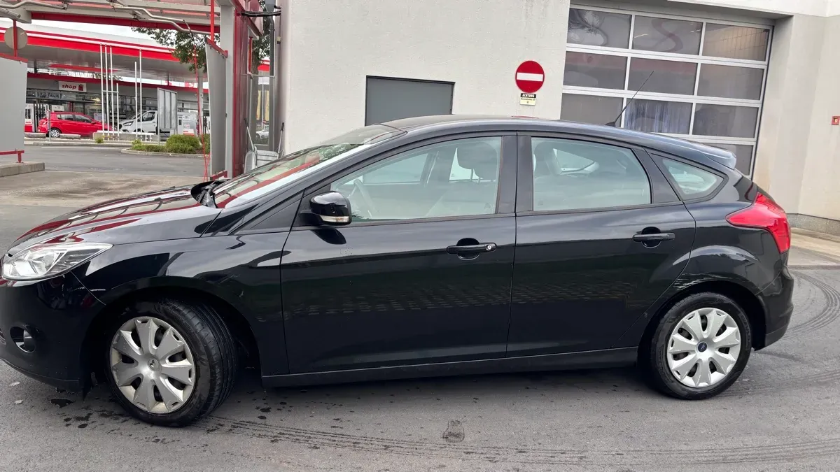 Ford Focus 2011 photo 3
