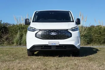 Ford Transit 2025 photo 4