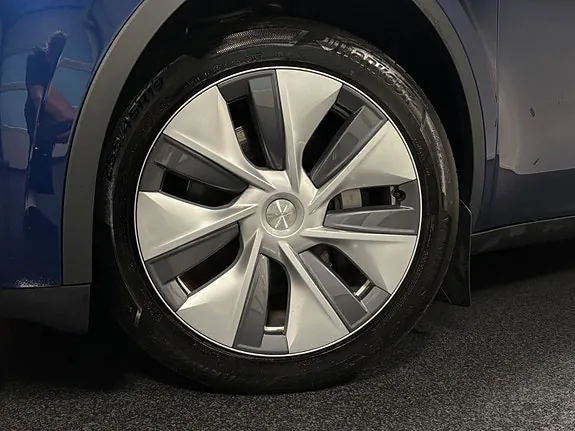 Tesla Model Y 2024 photo 4