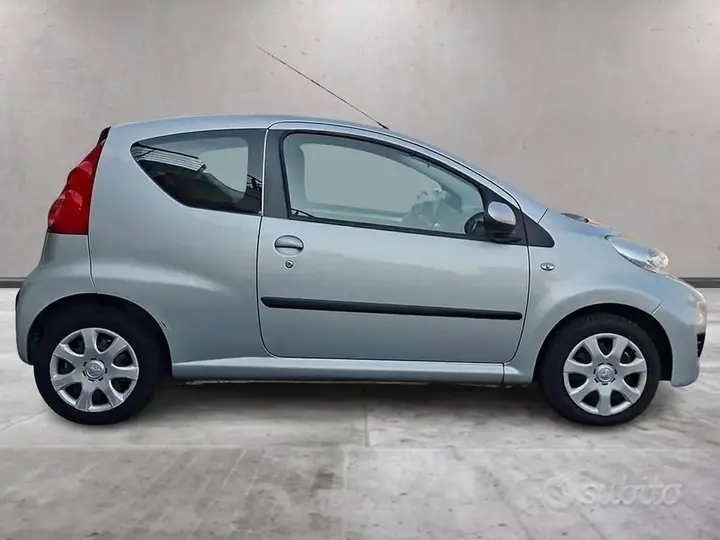 Peugeot 107 2011 photo 5